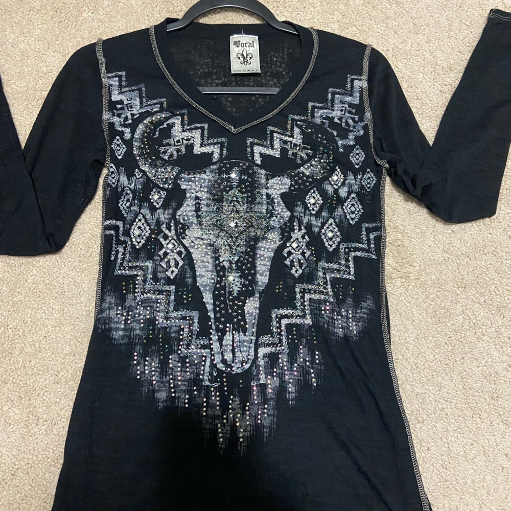 Vocal western top . Size small .